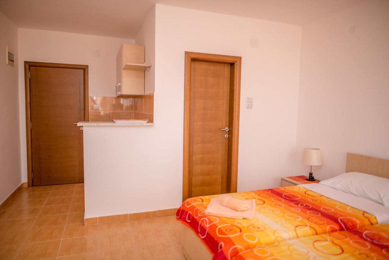 Vjera Apartment *